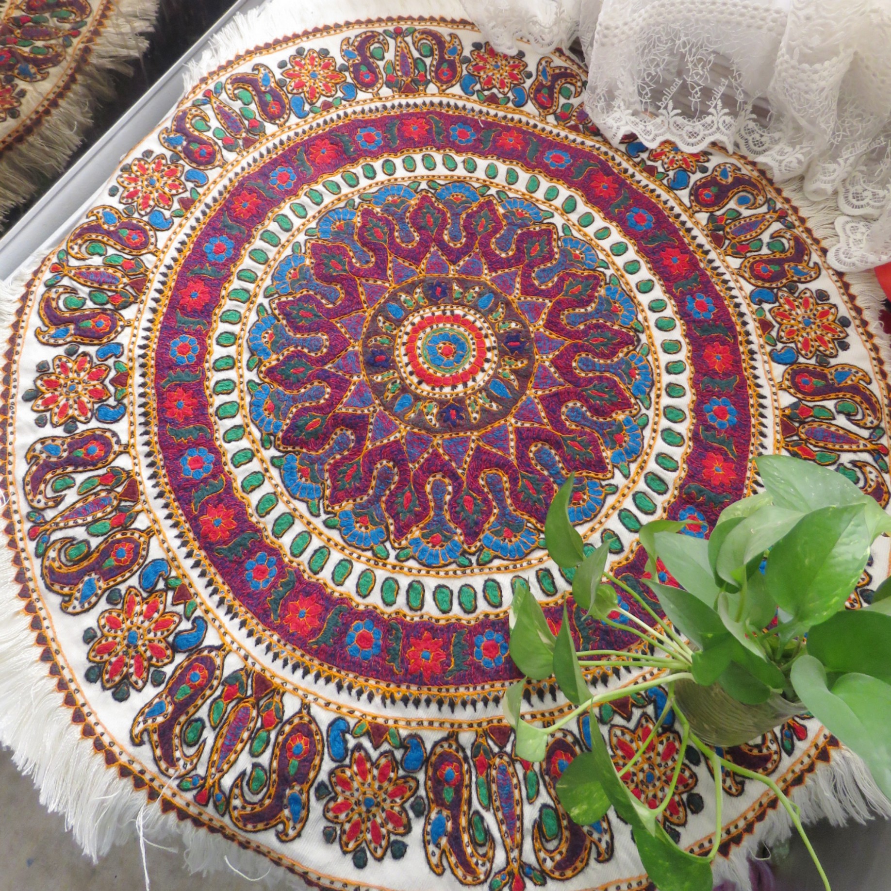 رومیزی پته گرد بزرگ