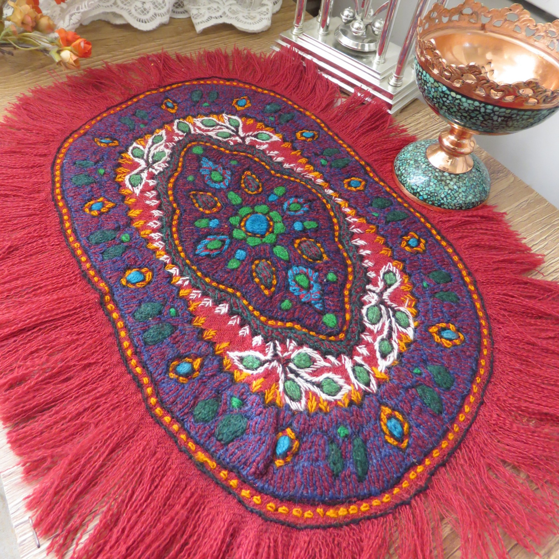 رومیزی پته دوزی قرمز