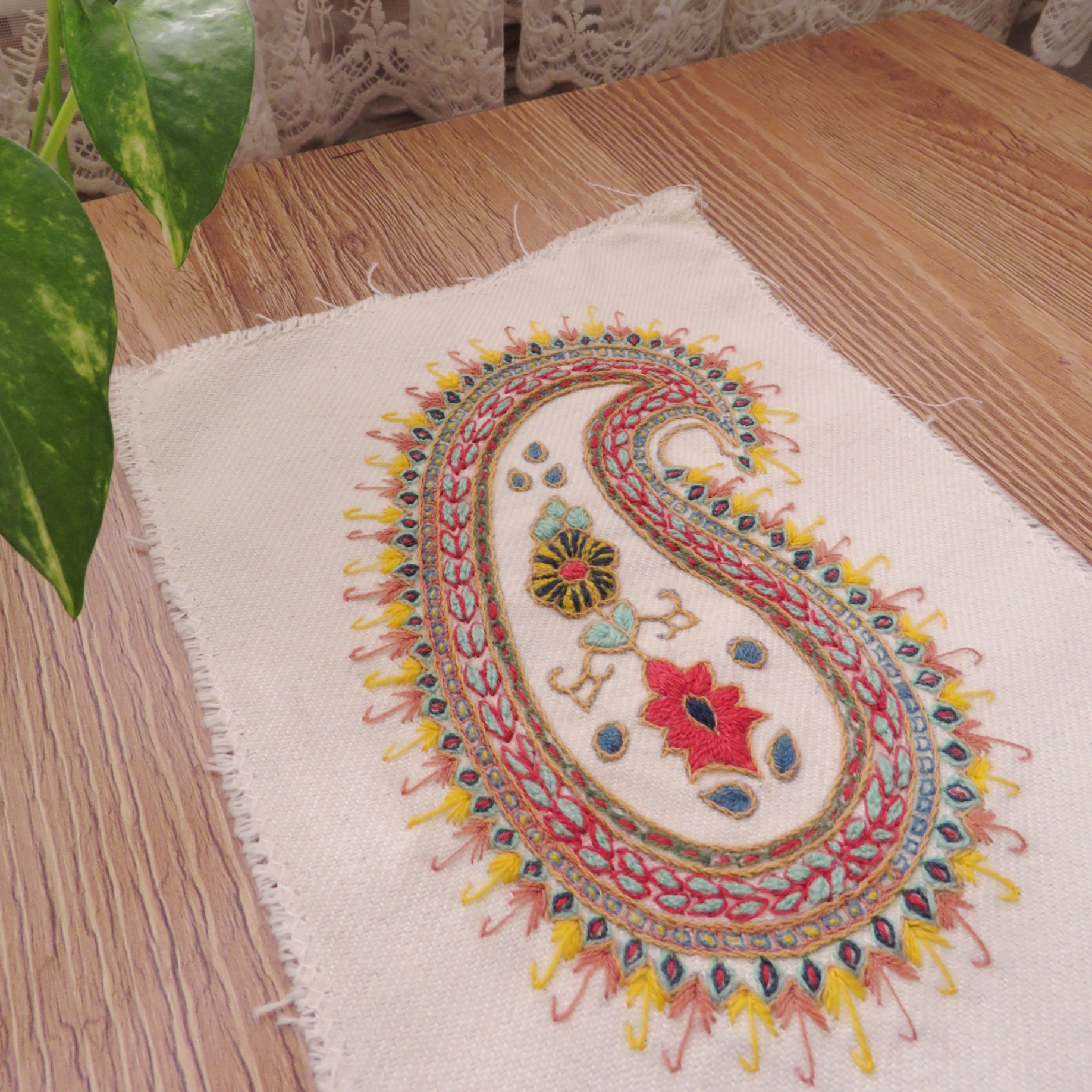 دیوار کوب بته جقه پته دوزی